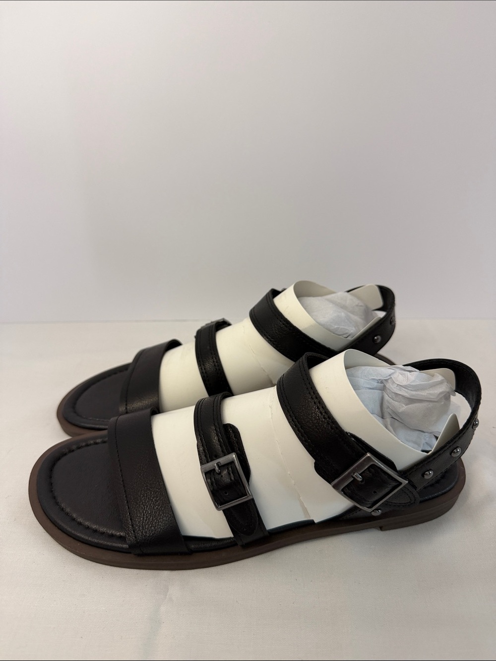 Women’s Cascade Black Strapped Leather Sandals